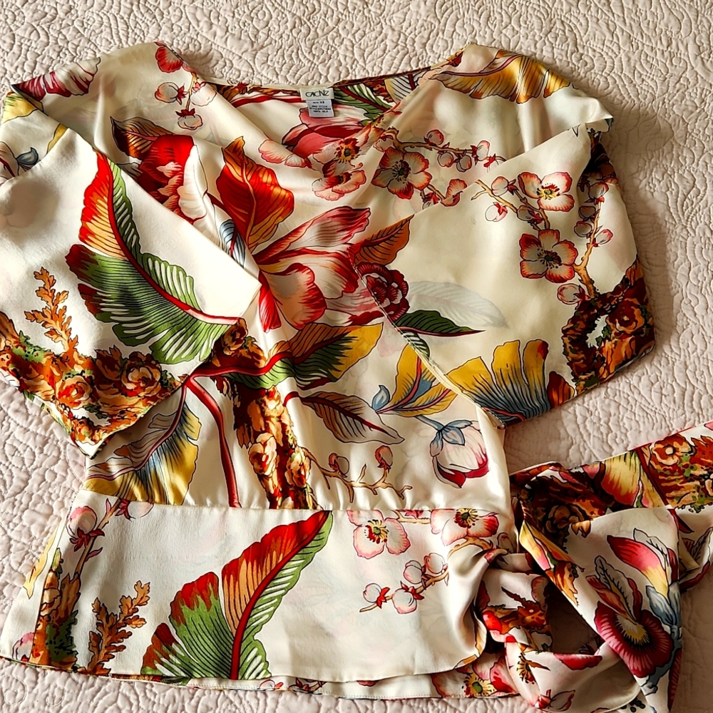 100% Silk kimono style sleeve top